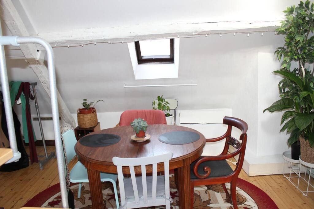 Charmant Appartement Vieux Tours Exterior foto